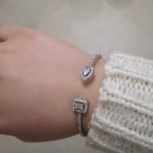 Gorgeous luxe look pear, snake shape .925 silver